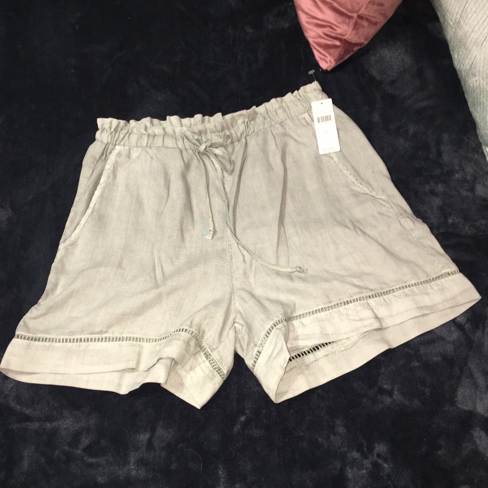 New with tag, linen shorts from Anthropologie.
